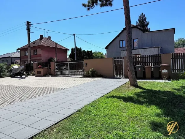 Pronájem bytu 3+kk, Libiš, Za Rybníčkem, 71 m2