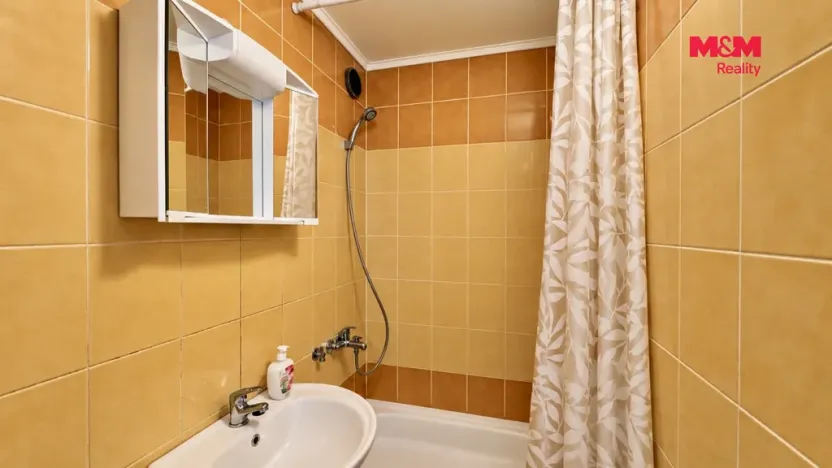 Prodej bytu 2+kk, Velešín, Sídliště, 42 m2