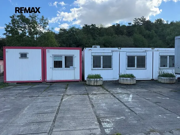 Pronájem skladu, Veleň, K Cihelně, 7000 m2