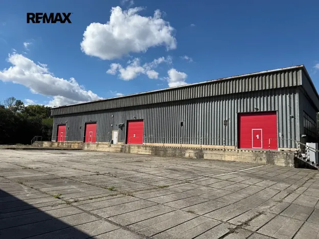 Pronájem skladu, Veleň, K Cihelně, 7000 m2