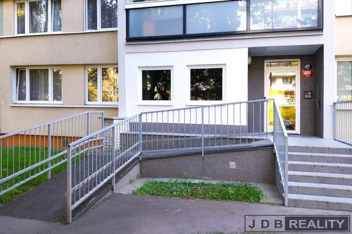 Prodej bytu 3+1, Praha - Prosek, Bílinská, 55 m2