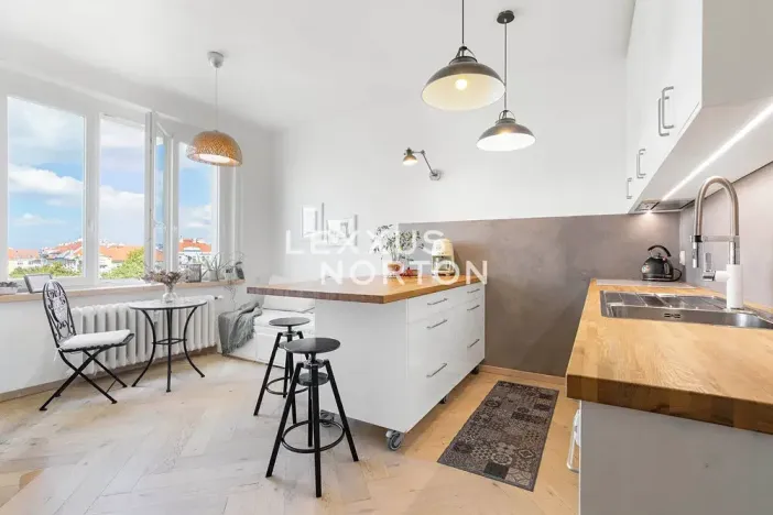 Prodej bytu 3+1, Praha - Hradčany, Tychonova, 97 m2