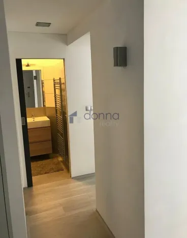 Pronájem bytu 2+kk, Praha, Pernerova, 50 m2