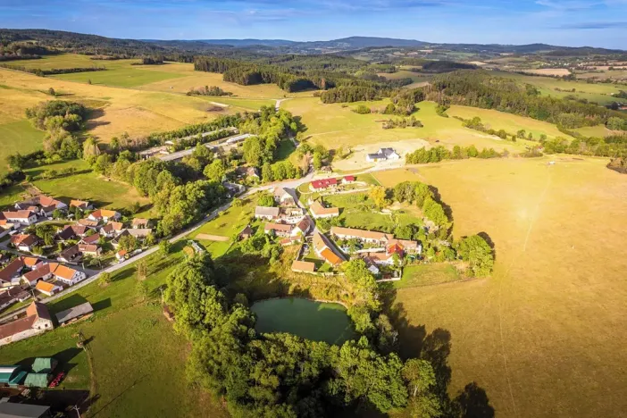 Prodej pozemku pro bydlení, Čestice, 4931 m2