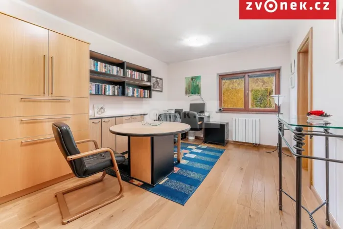 Prodej kanceláře, Hranice, Pod Bílým kamenem, 540 m2