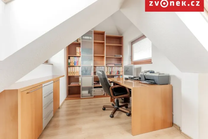 Prodej kanceláře, Hranice, Pod Bílým kamenem, 540 m2