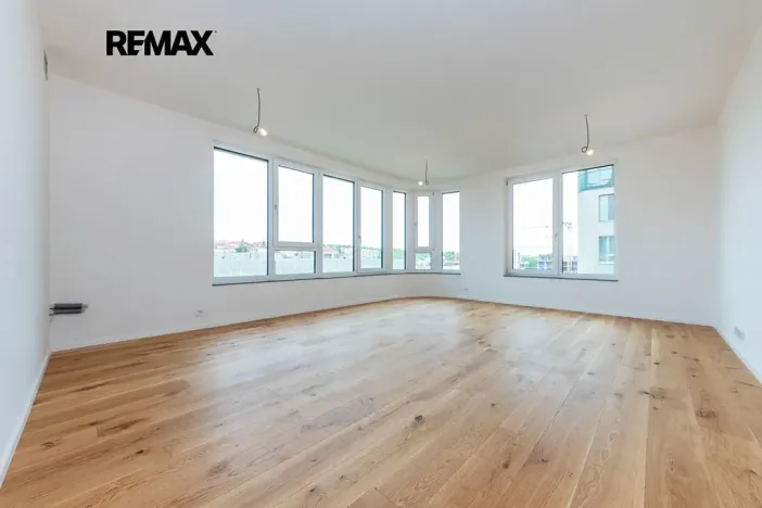 Prodej bytu 1+kk, Praha - Radlice, U Komína, 38 m2