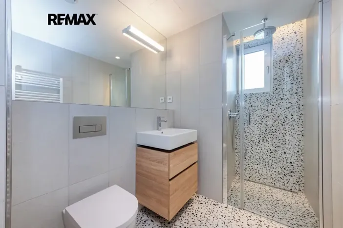 Prodej bytu 1+kk, Praha - Radlice, U Komína, 38 m2