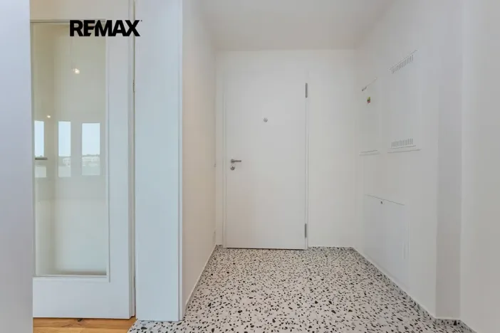 Prodej bytu 1+kk, Praha - Radlice, U Komína, 38 m2
