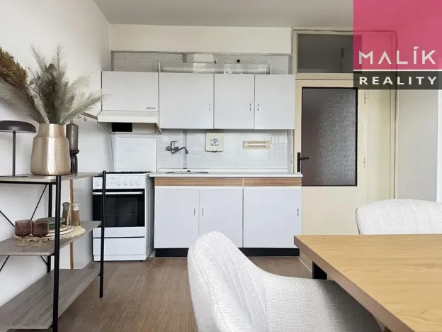 Prodej bytu 1+1, Ostrov, Jungmannova, 37 m2
