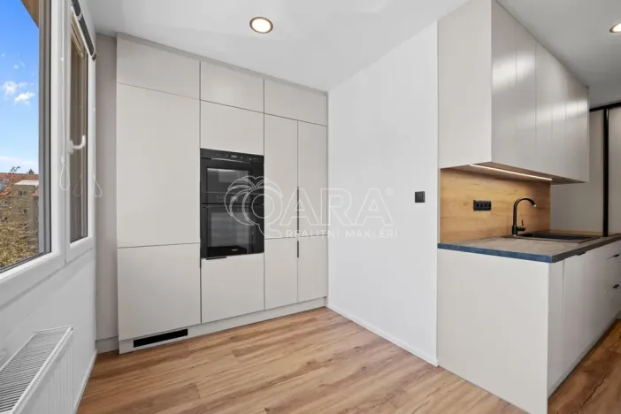 Prodej bytu 2+1, Strakonice - Strakonice II, Bezděkovská, 42 m2