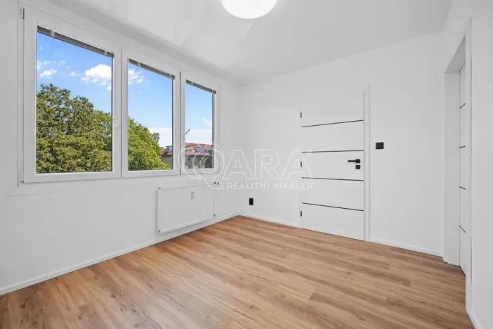 Prodej bytu 2+1, Strakonice - Strakonice II, Bezděkovská, 42 m2