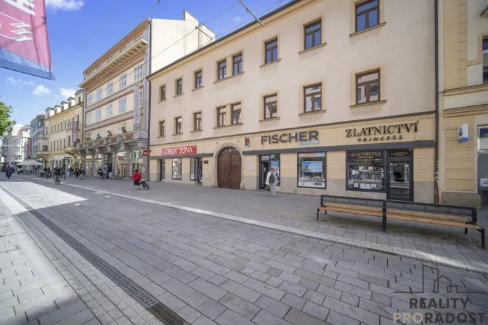 Pronájem kanceláře, Pardubice - Zelené Předměstí, třída Míru, 82 m2