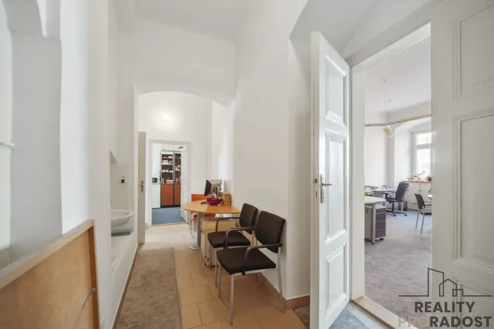 Pronájem kanceláře, Pardubice - Zelené Předměstí, třída Míru, 82 m2