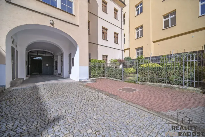 Pronájem kanceláře, Pardubice - Zelené Předměstí, třída Míru, 82 m2
