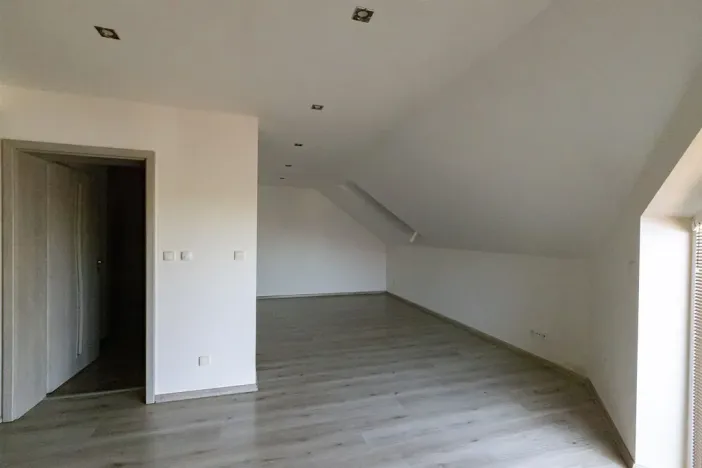 Dražba bytu 2+1, Břeclav, Kpt. Jaroše, 72 m2