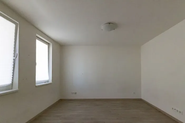 Dražba bytu 2+kk, Břeclav, Kpt. Jaroše, 75 m2