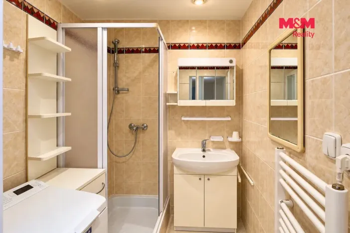 Pronájem bytu 2+1, Karlovy Vary - Drahovice, Gagarinova, 60 m2