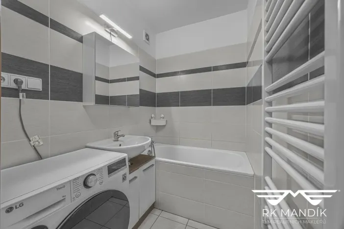 Prodej bytu 2+kk, Praha - Horní Měcholupy, Ravennská, 44 m2