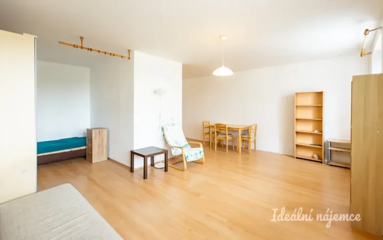 Pronájem bytu 1+kk, Šestajovice, Komenského, 47 m2