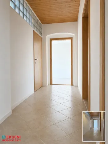 Prodej bytu 4+1, Karlovy Vary - Rybáře, nám. 17. listopadu, 105 m2
