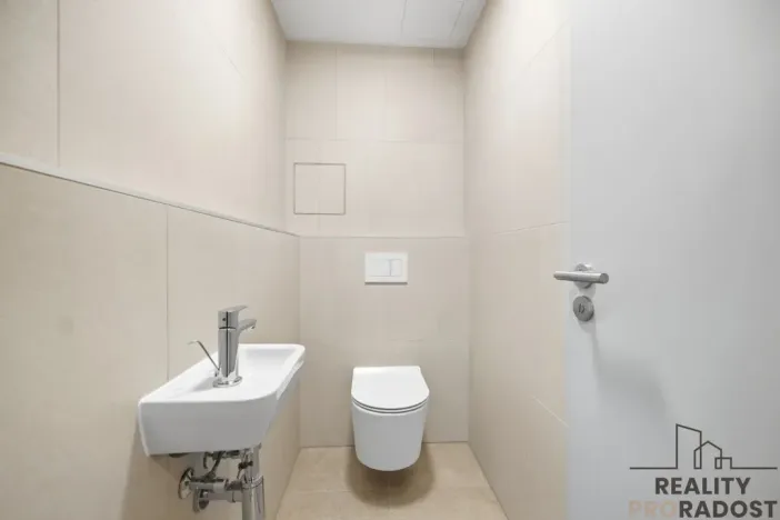 Pronájem bytu 2+kk, Hradec Králové, Na Střezině, 62 m2