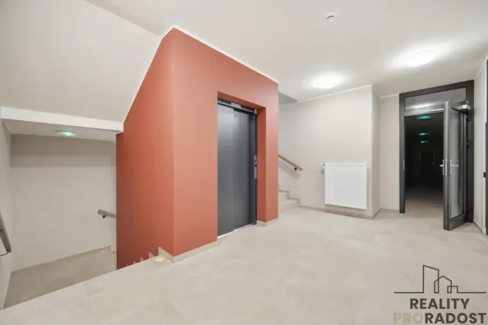Pronájem bytu 2+kk, Hradec Králové, Na Střezině, 62 m2