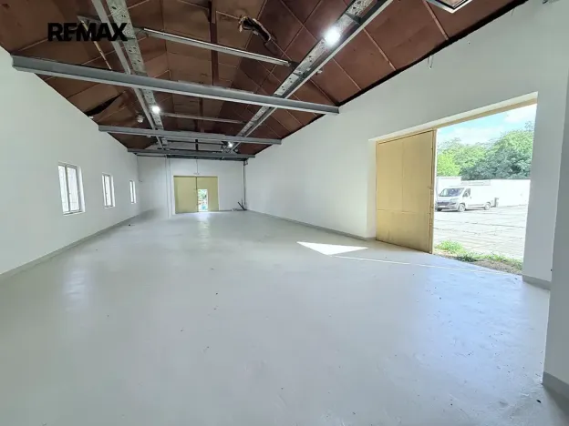 Pronájem skladu, Veleň, K Cihelně, 300 m2