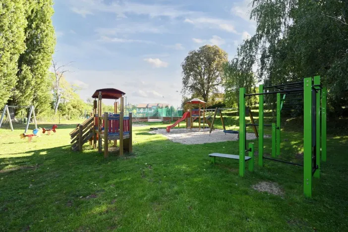 Pronájem rodinného domu, Zápy, 130 m2