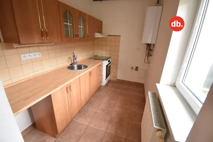 Pronájem bytu 2+1, Karlovy Vary, Modenská, 56 m2