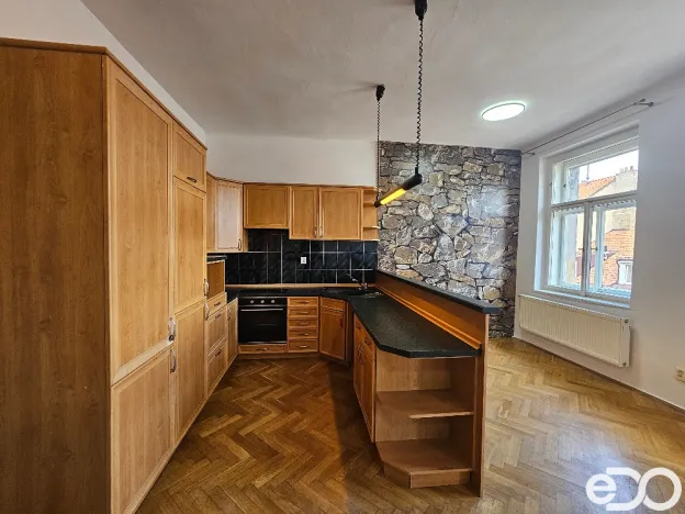 Pronájem bytu 2+kk, Praha, Husinecká, 73 m2