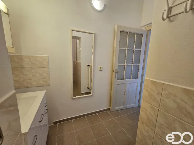 Pronájem bytu 2+kk, Praha, Husinecká, 73 m2