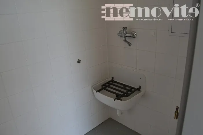 Prodej kanceláře, Jesenice, Nákupní, 21 m2