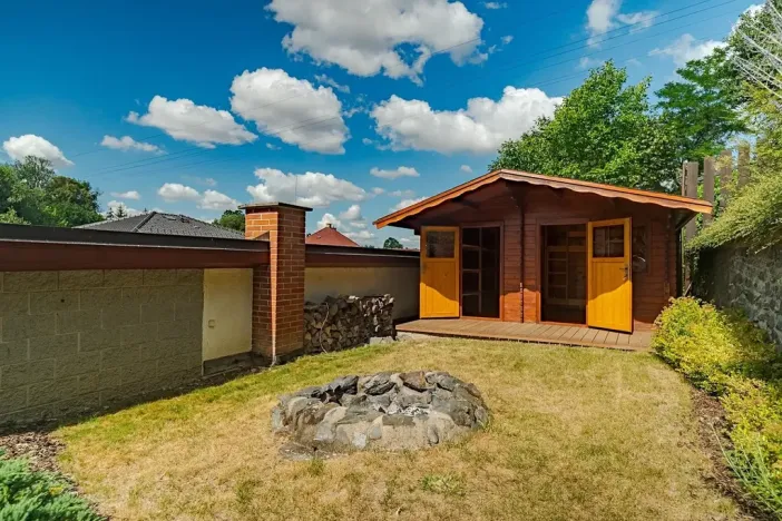 Pronájem rodinného domu, Benátky, 241 m2