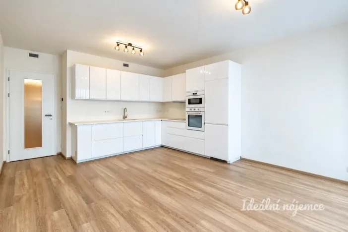 Prodej bytu 2+kk, Praha - Hloubětín, Poděbradská, 53 m2
