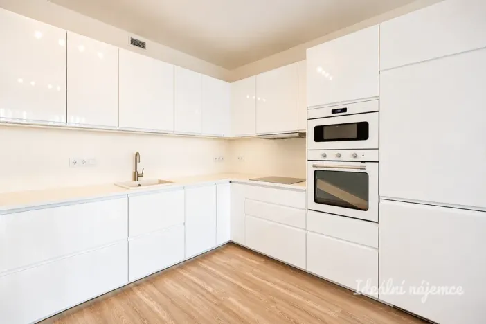 Prodej bytu 2+kk, Praha - Hloubětín, Poděbradská, 53 m2