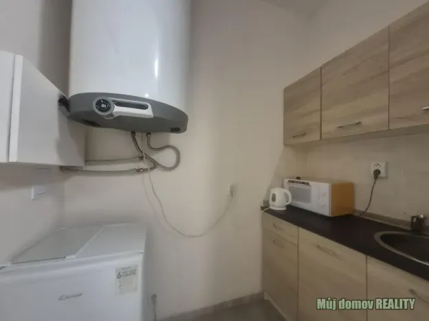 Pronájem bytu 1+kk, Praha - Karlín, Křižíkova, 22 m2