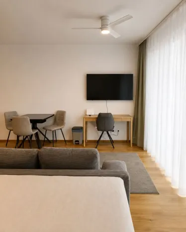 Pronájem bytu 1+kk, Praha - Košíře, Starokošířská, 41 m2