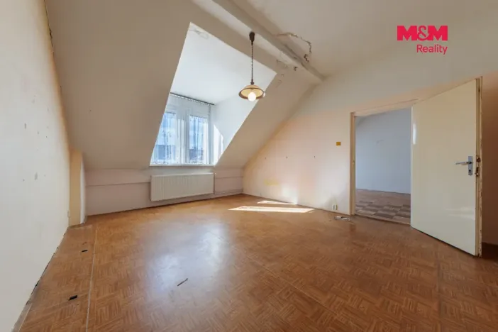 Prodej bytu 4+1, Karlovy Vary, Wolkerova, 146 m2