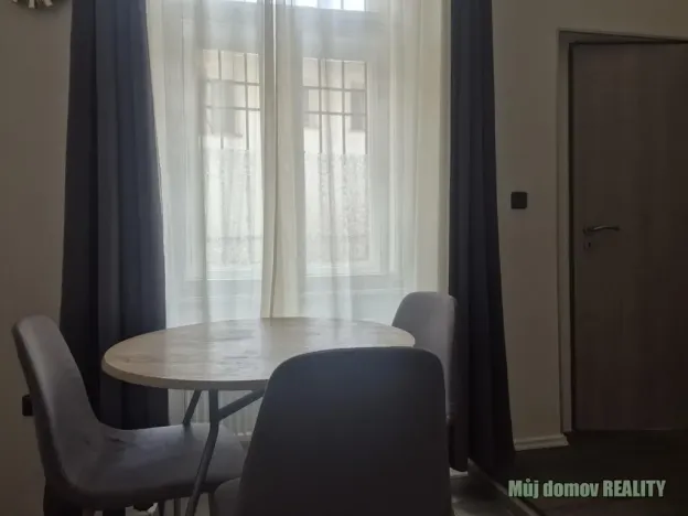 Pronájem bytu 1+1, Praha - Karlín, Křižíkova, 40 m2