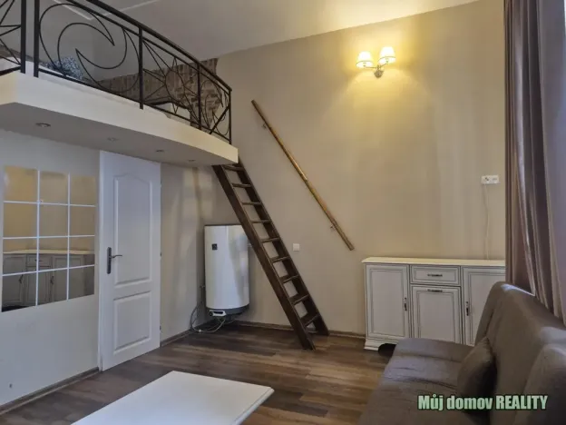 Pronájem činžovního domu, Praha - Karlín, Křižíkova, 650 m2