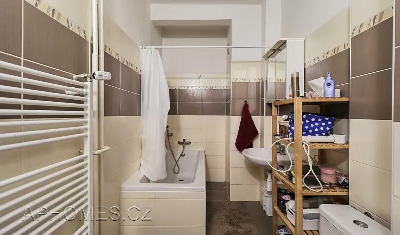 Pronájem bytu 2+kk, Praha, Sokolovská, 49 m2