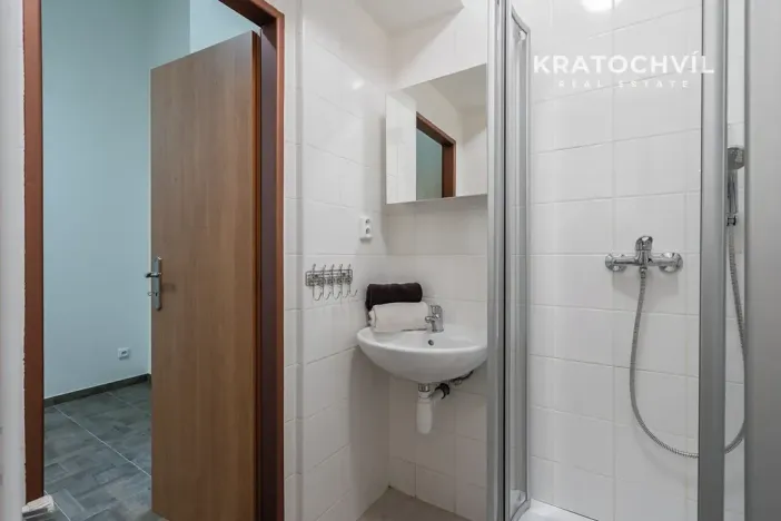Pronájem bytu 3+kk, Praha - Karlín, U nádražní lávky, 101 m2