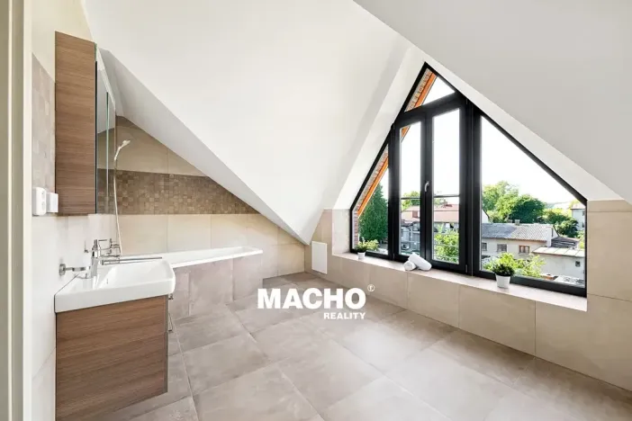 Pronájem rodinného domu, Kosoř, Školská, 380 m2