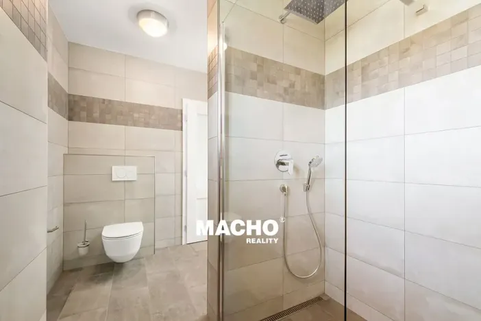 Pronájem rodinného domu, Kosoř, Školská, 380 m2