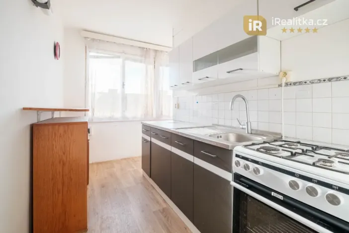 Prodej bytu 3+1, Pardubice - Polabiny, Mladých, 59 m2