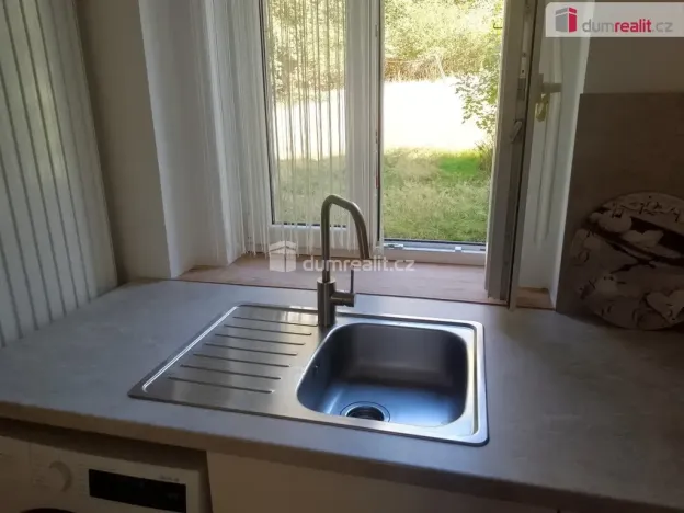 Pronájem bytu 1+1, Karlovy Vary, Na Vyhlídce, 39 m2