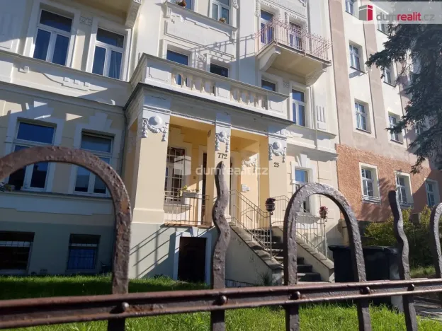 Pronájem bytu 1+1, Karlovy Vary, Na Vyhlídce, 39 m2