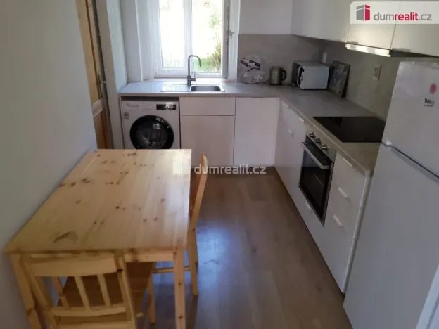 Pronájem bytu 1+1, Karlovy Vary, Na Vyhlídce, 39 m2