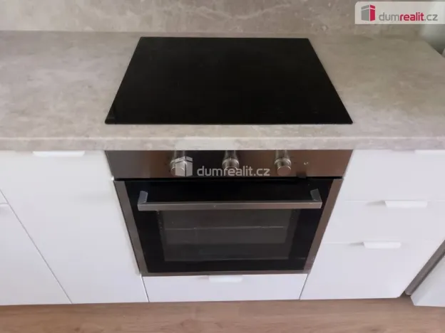 Pronájem bytu 1+1, Karlovy Vary, Na Vyhlídce, 39 m2